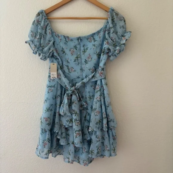 Francesca's Bennie blue floral‎ back tie romper NWT Size Large - Picture 8 of 9